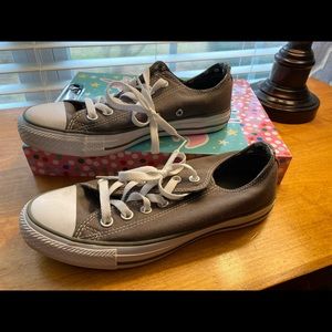 Converse shoes size 7